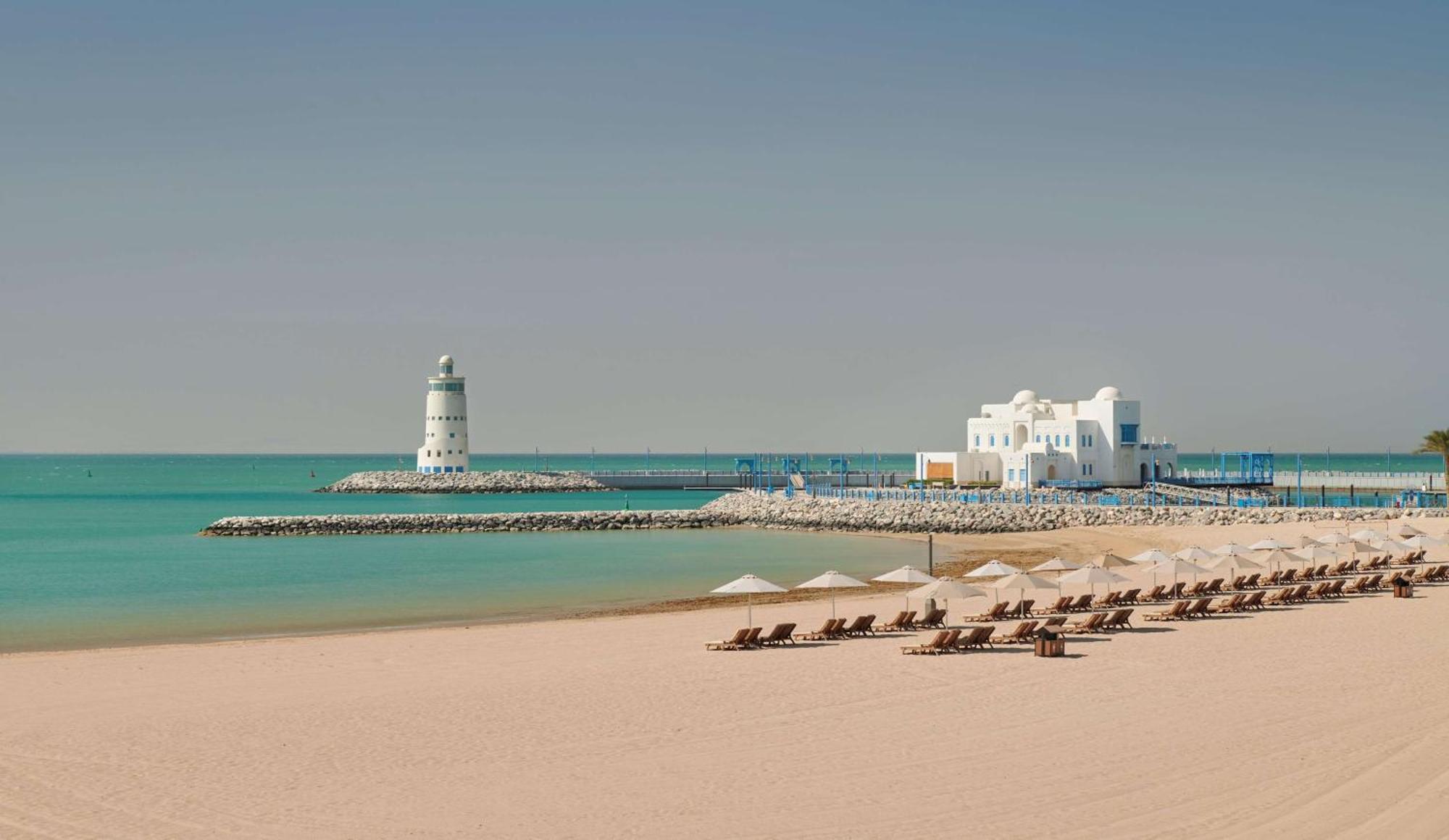 Hilton Salwa Beach Resort And Villas Abu Samra Eksteriør bilde The beach at the Jumeirah Beach Hotel
