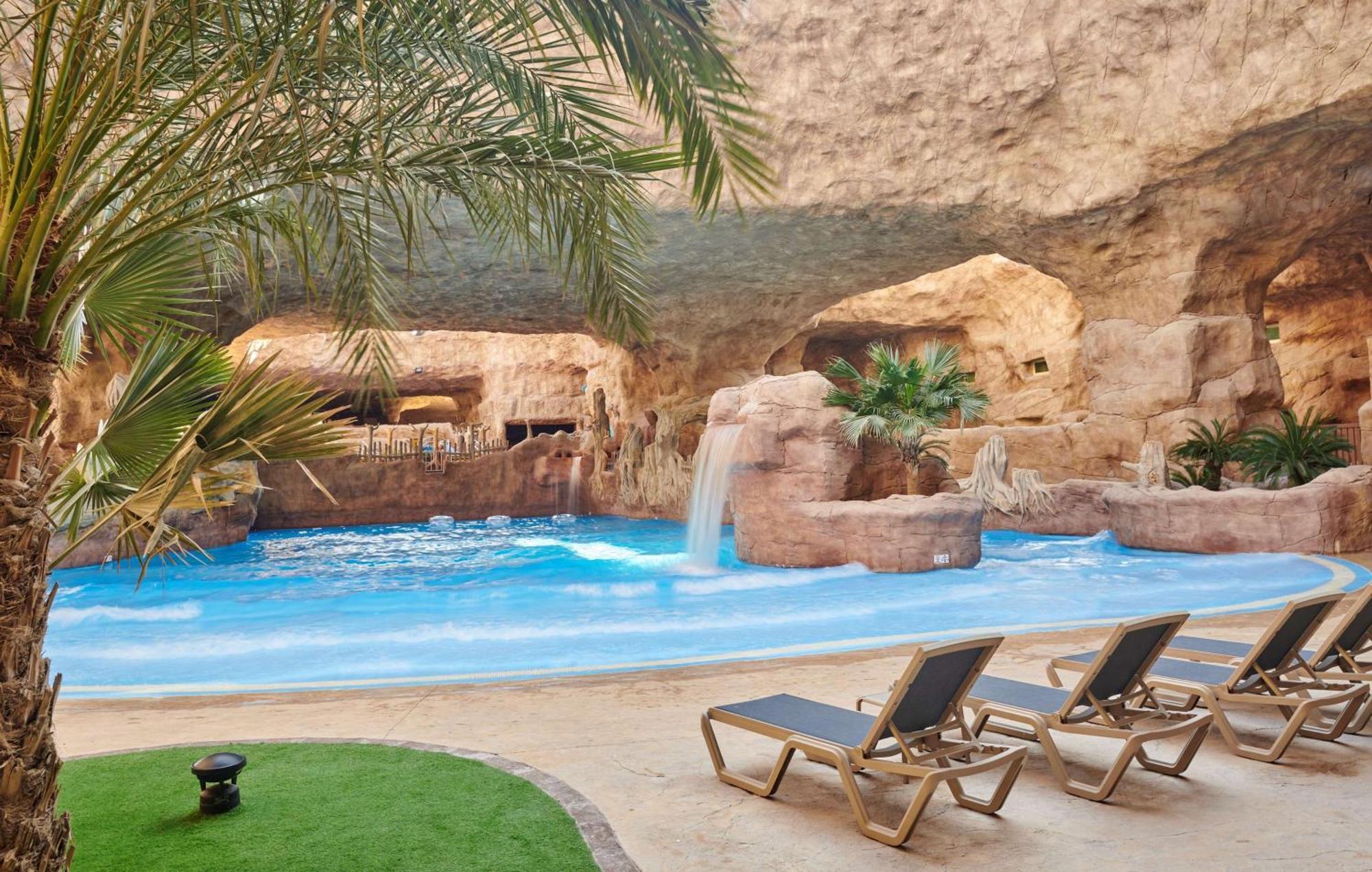 Hilton Salwa Beach Resort And Villas Abu Samra Eksteriør bilde The Cove at Atlantis