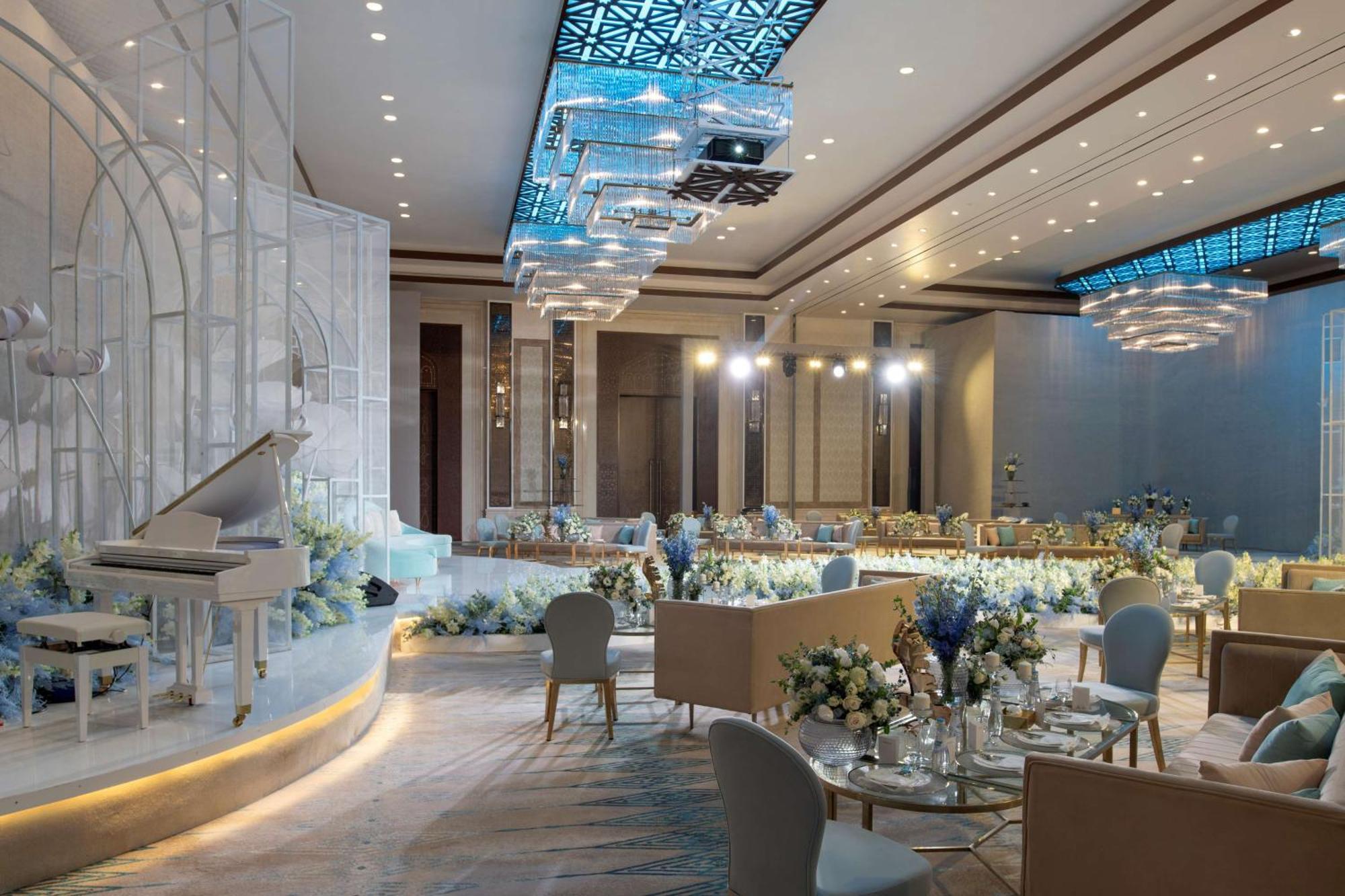 Hilton Salwa Beach Resort And Villas Abu Samra Eksteriør bilde The ballroom