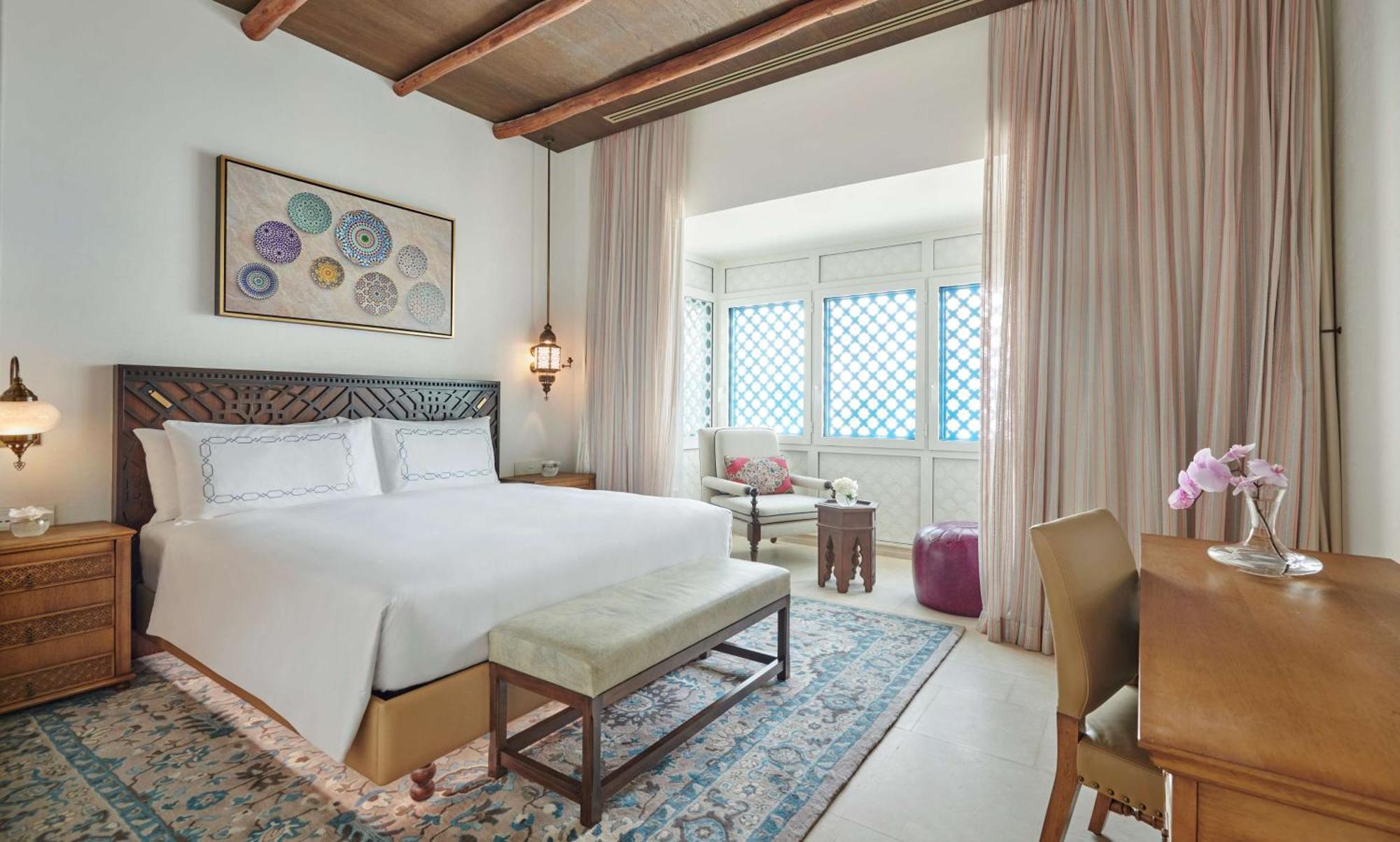 Hilton Salwa Beach Resort And Villas Abu Samra Eksteriør bilde Deluxe Room